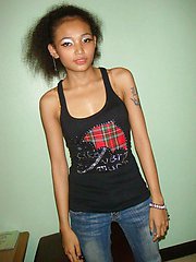 Hot Thai bar girl Lek strips out of her jeans and clothes to fuck