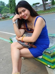 Raven-haired Filipina Sheree